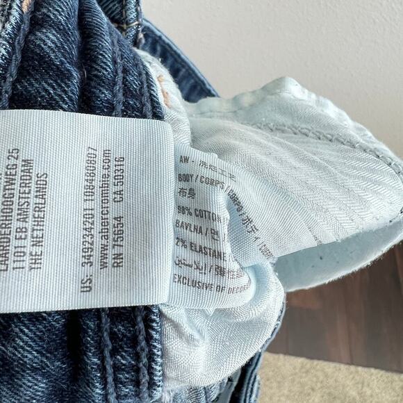 Hollister Curvy Ultra High Rise Mom Short Women's 25 Distressed Cuffed Stretch - Picture 4 of 4